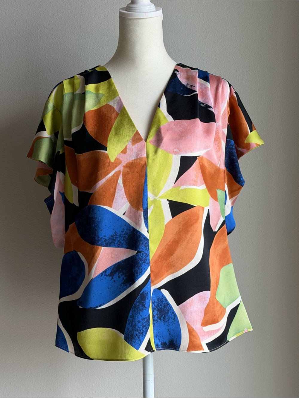 NIC+ZOE Mega Blooms Flutter Woven Top